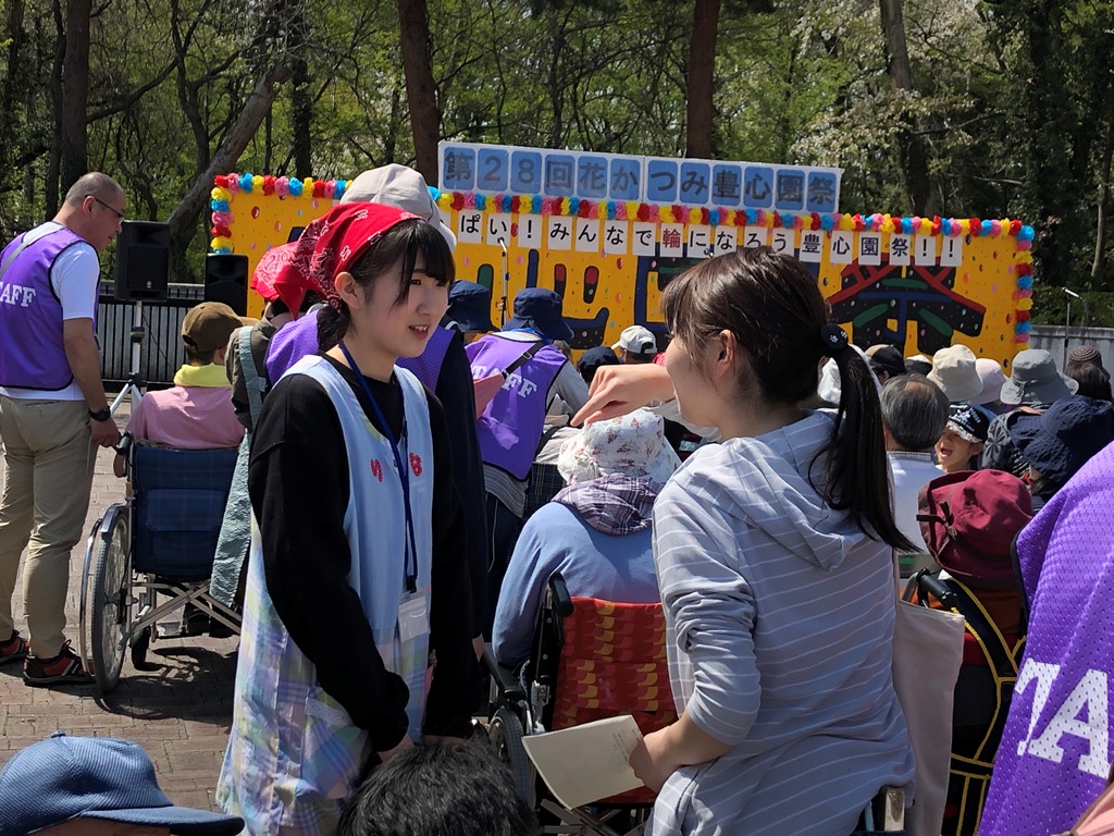 豊心園祭ボランティア活動 郡山健康科学専門学校